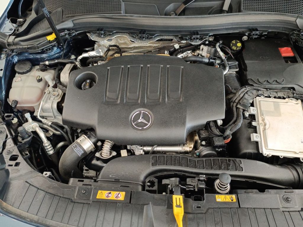 MERCEDES-BENZ GLA 200 d Automatic Business Extra - 23