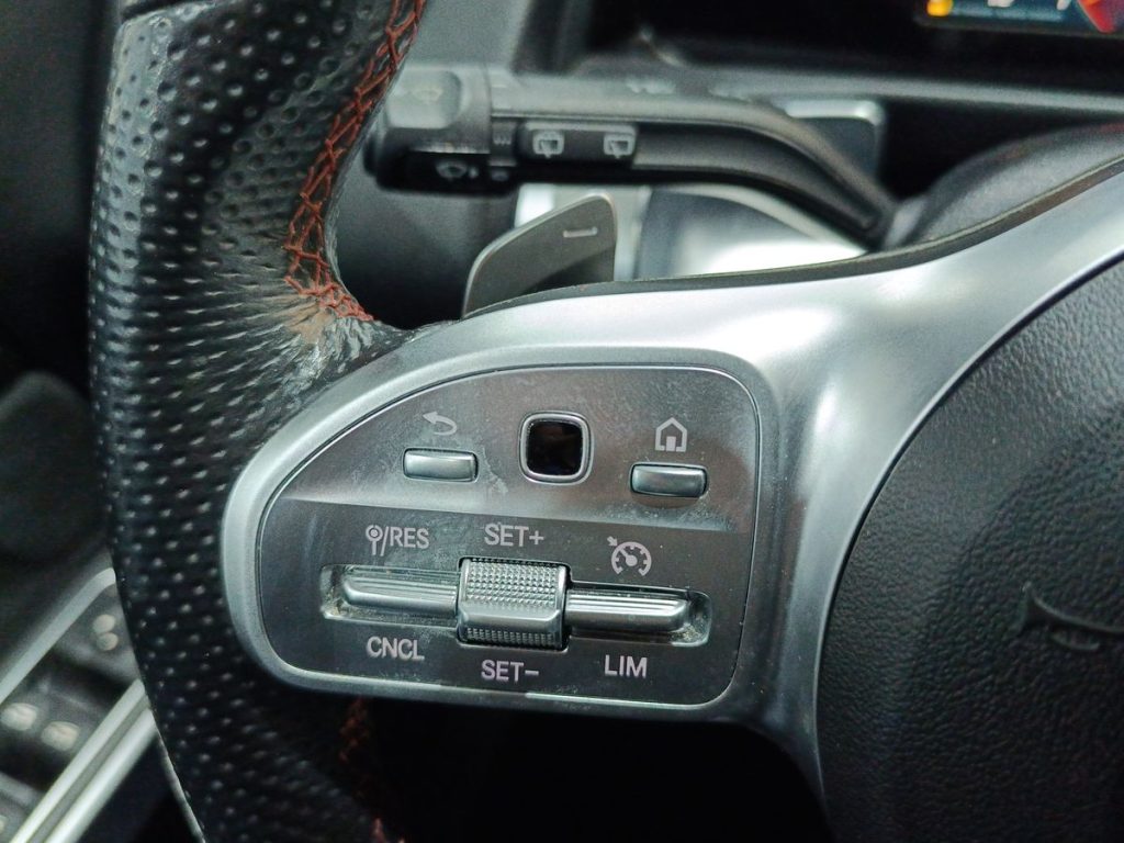 MERCEDES-BENZ GLB 200 Automatic Premium - 19