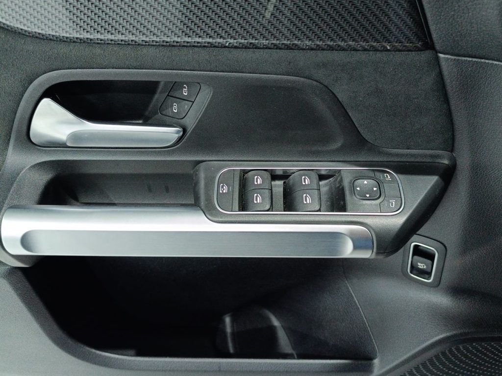 MERCEDES-BENZ GLB 200 Automatic Premium - 20