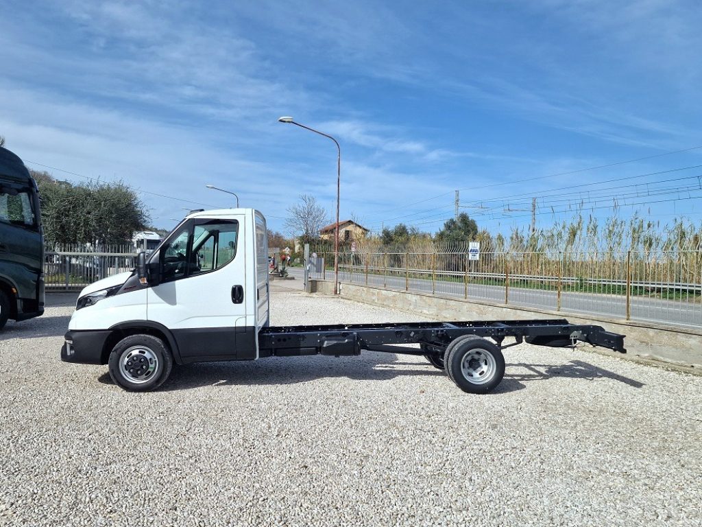 IVECO DAILY  35C16 NUOVO MOTORE 3.0 A TELAIO - 6