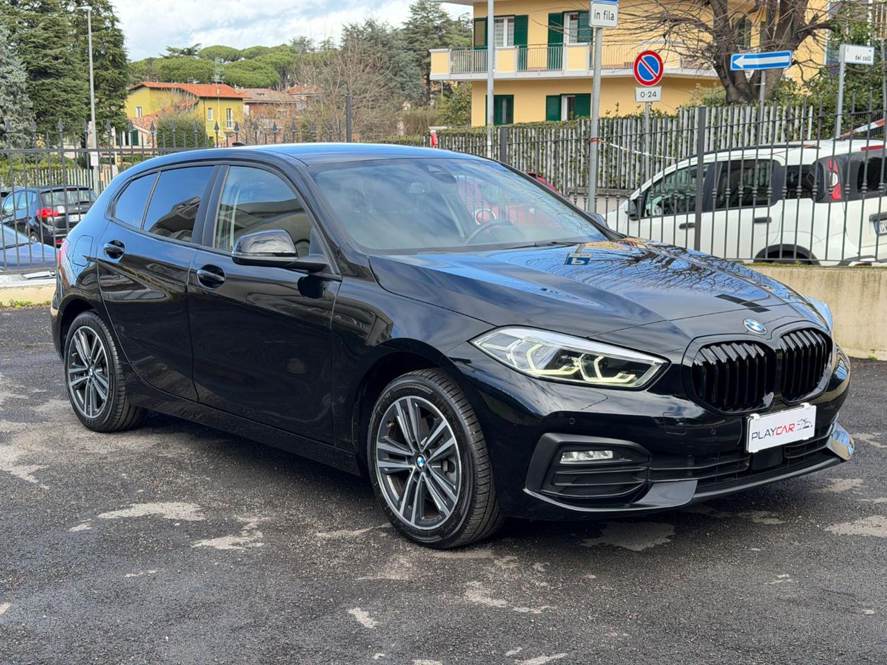 BMW 116 D 5P ADVANTAGE NAVI+FULL LED+CARPLAY+2PDC+C.L.18! - 3