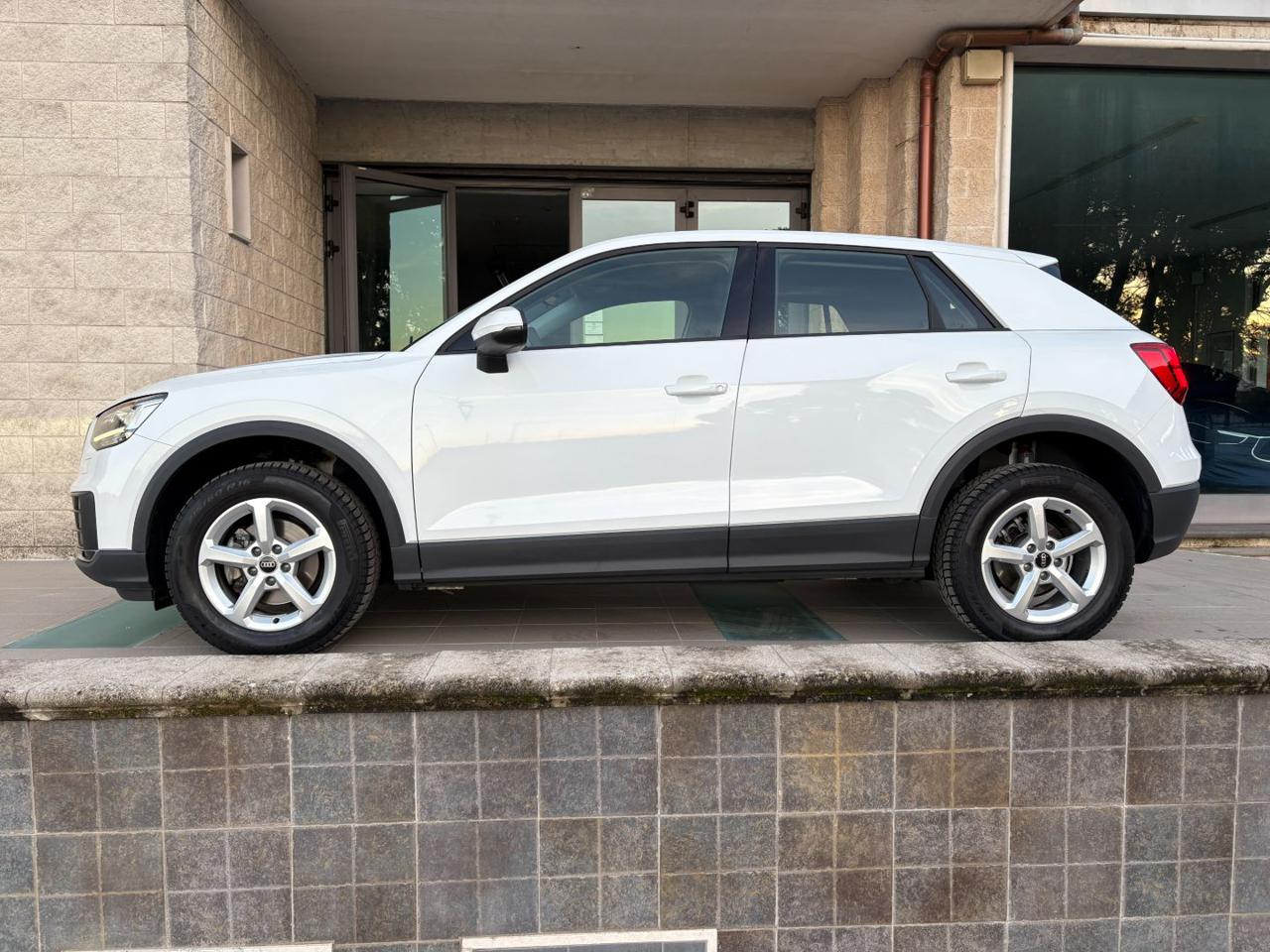 AUDI Q2 30 1.6 TDI Business CAMBIO MANUALE - 8