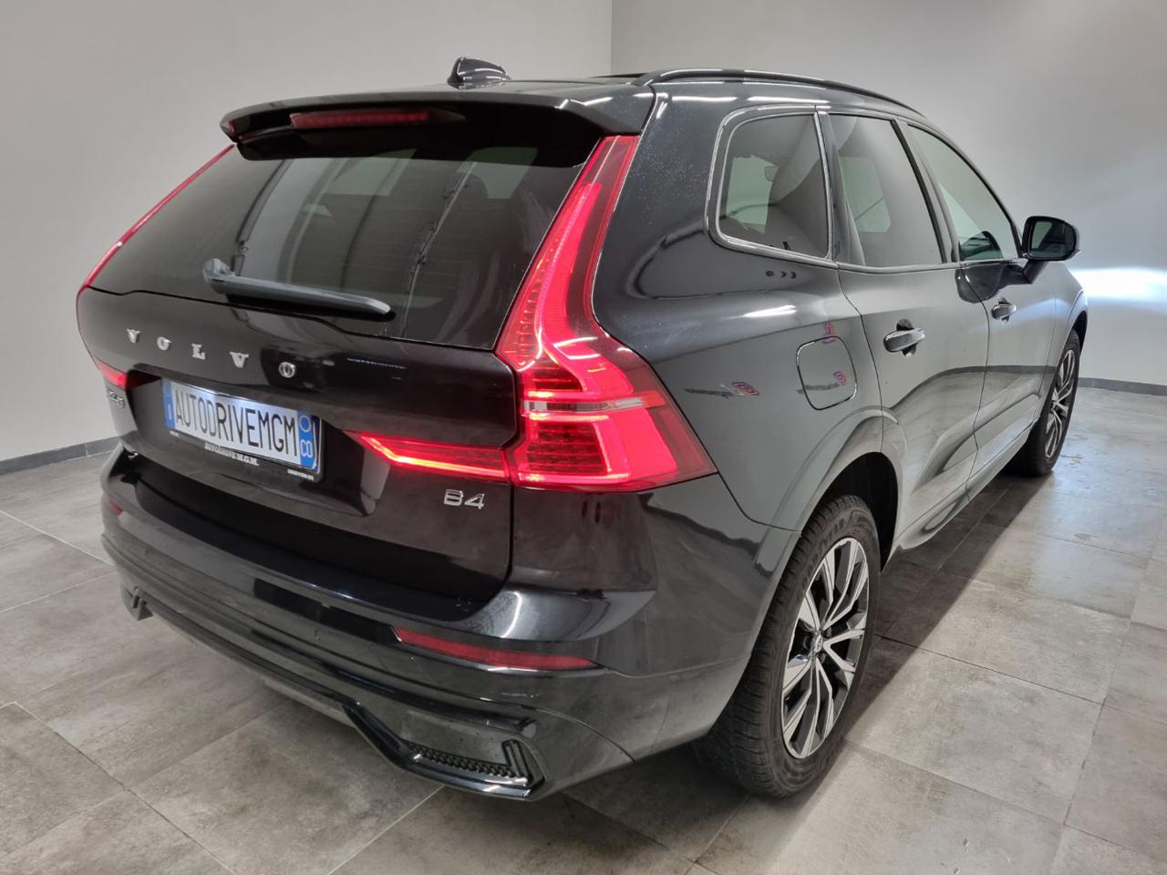 VOLVO XC60 B4 (d) automatico Plus Dark - 25