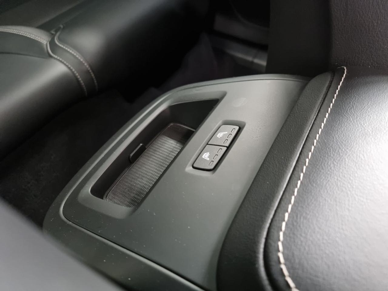 VOLVO XC60 B4 (d) automatico Plus Dark - 21