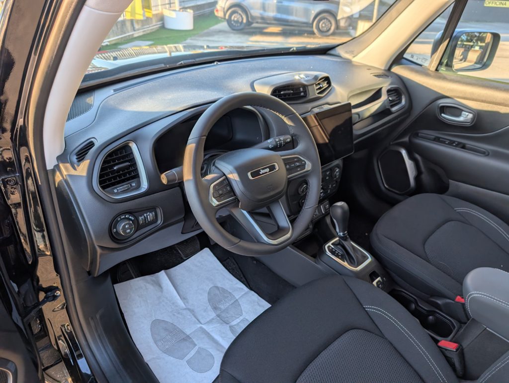 JEEP Renegade 1.5 Turbo T4 MHEV Altitude - 9