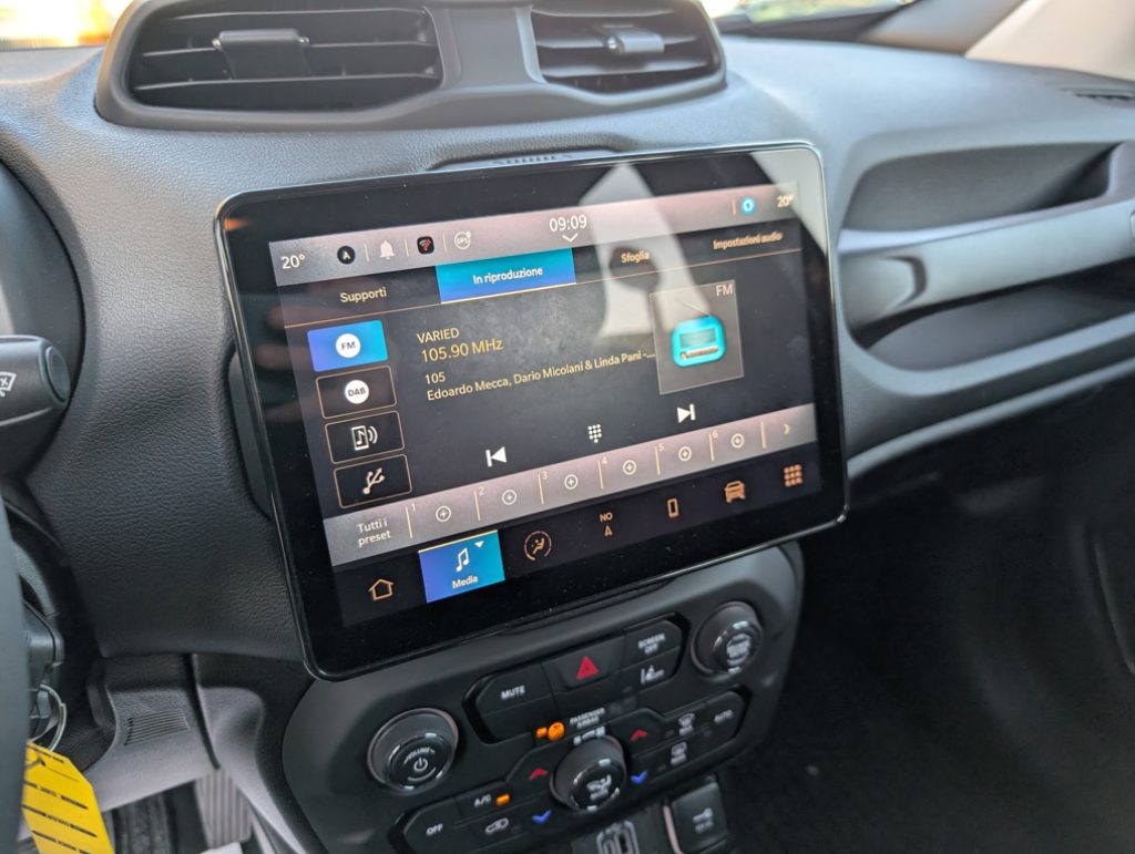 JEEP Renegade 1.5 Turbo T4 MHEV Altitude - 13