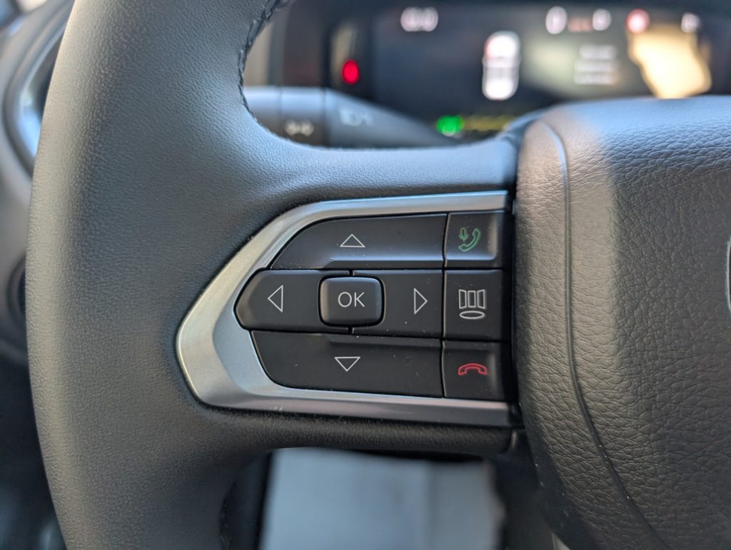 JEEP Renegade 1.5 Turbo T4 MHEV Altitude - 23