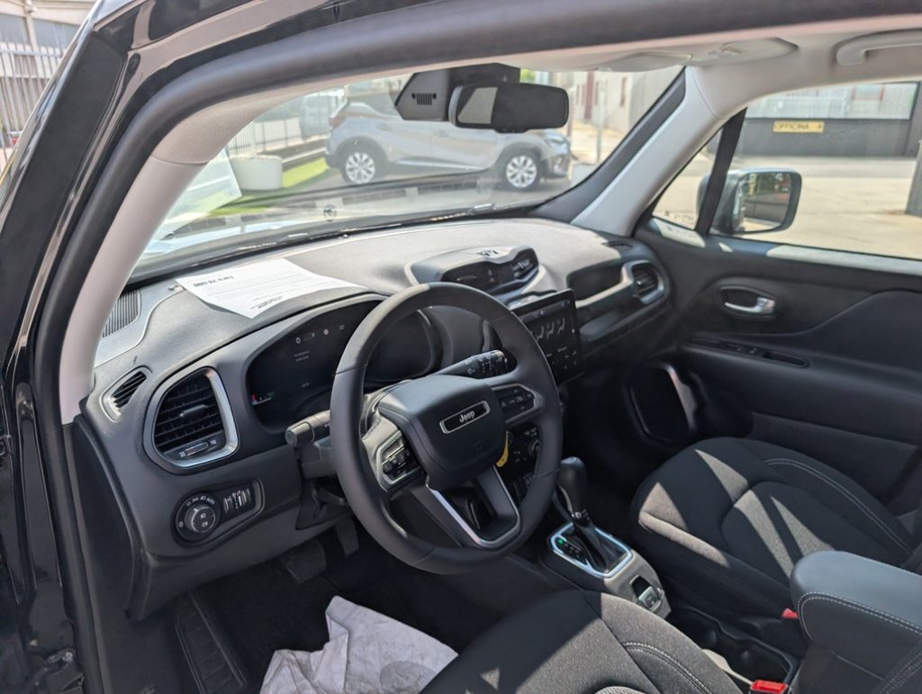 JEEP Renegade 1.5 Turbo T4 MHEV Altitude - 24