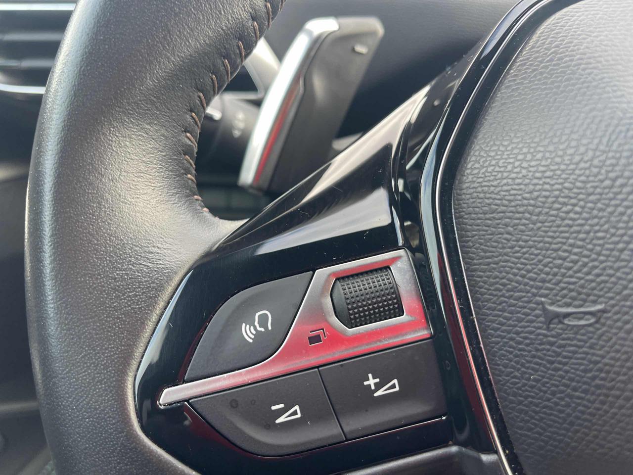 PEUGEOT 3008 BlueHDi 130 S&S EAT8 Allure Pack - 11