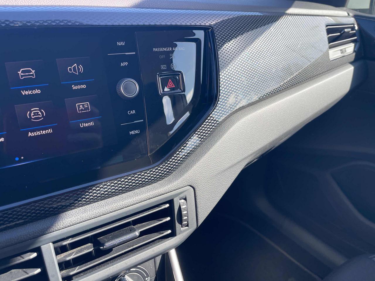 VOLKSWAGEN Polo 1.0 TSI Life - 9