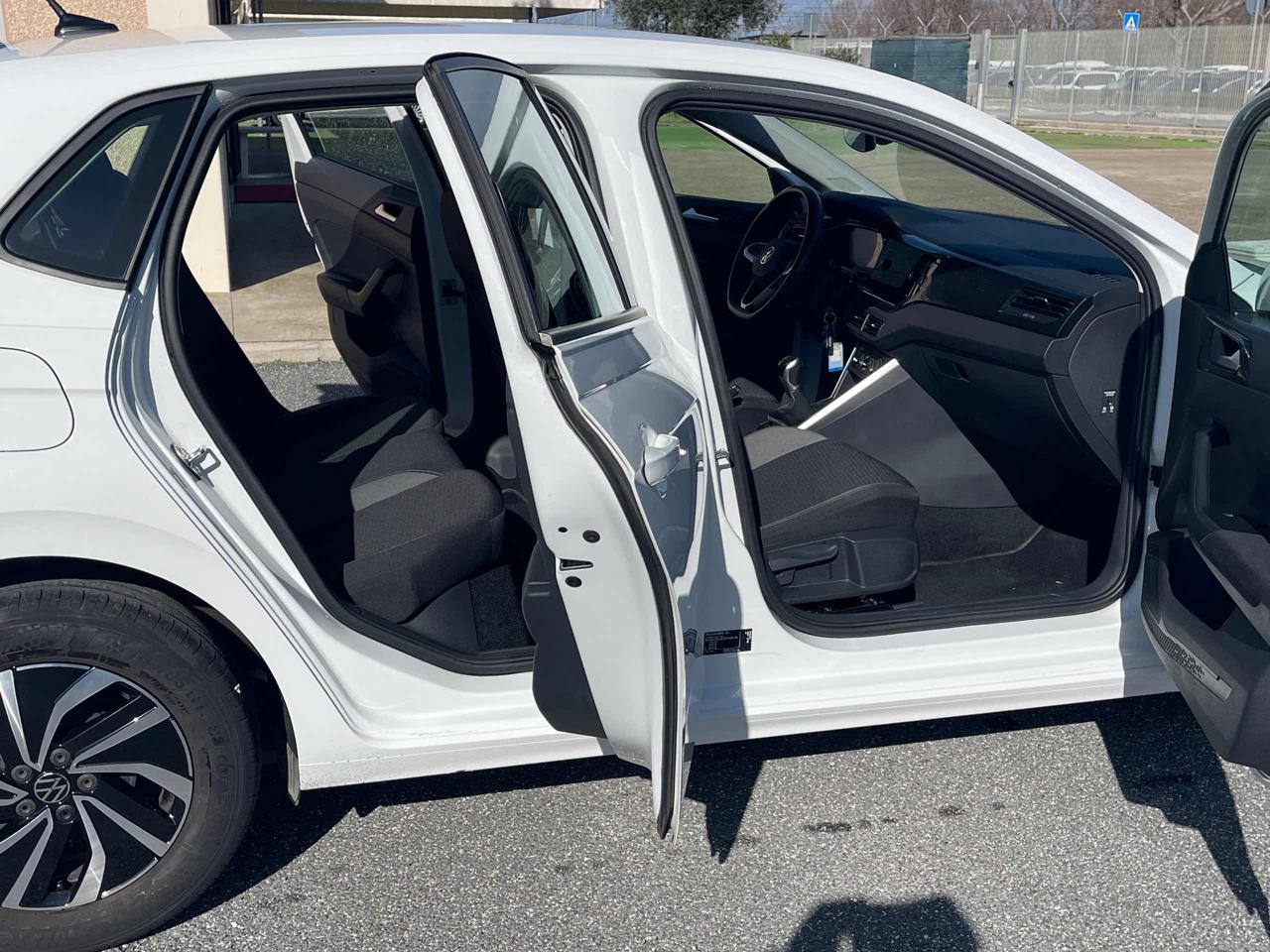 VOLKSWAGEN Polo 1.0 TSI Life - 22