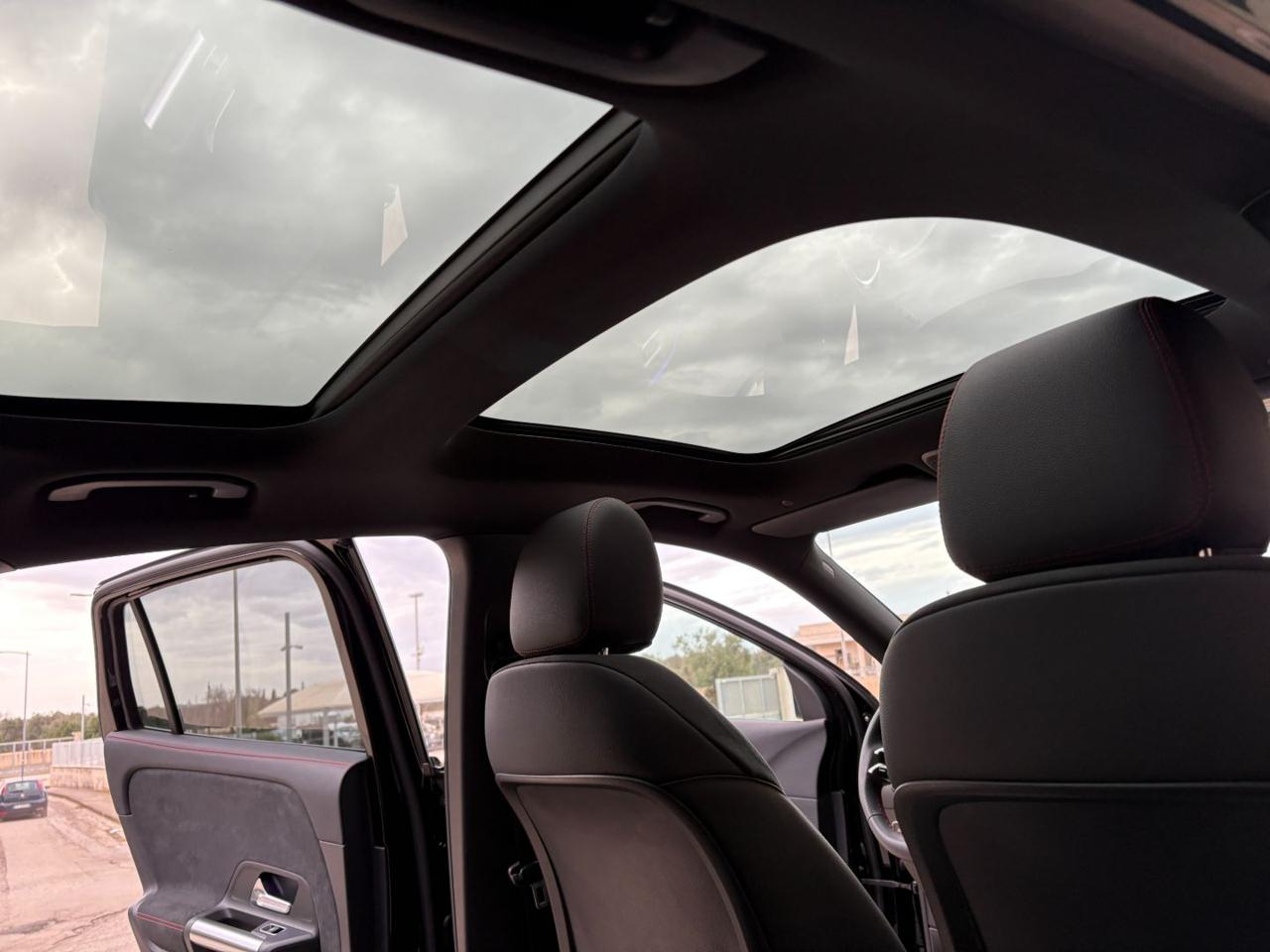 MERCEDES-BENZ GLA 200 d Automatic Premium Amg Pack Night-TETTO - 24