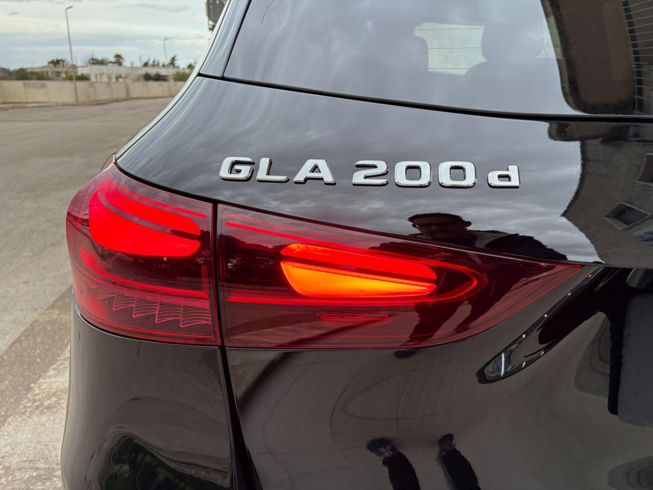 MERCEDES-BENZ GLA 200 d Automatic Premium Amg Pack Night-TETTO - 43