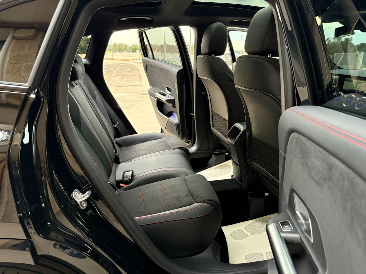 MERCEDES-BENZ GLA 200 d Automatic Premium Amg Pack Night-TETTO - 12