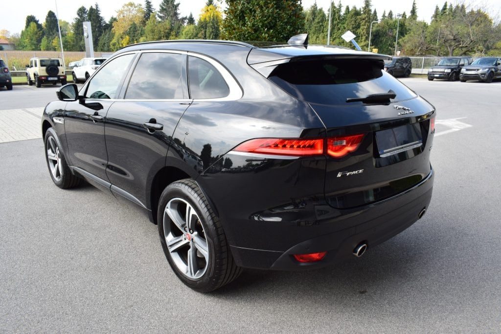 JAGUAR F-Pace 3.0 D V6 300 CV AWD aut. R-Sport - 6