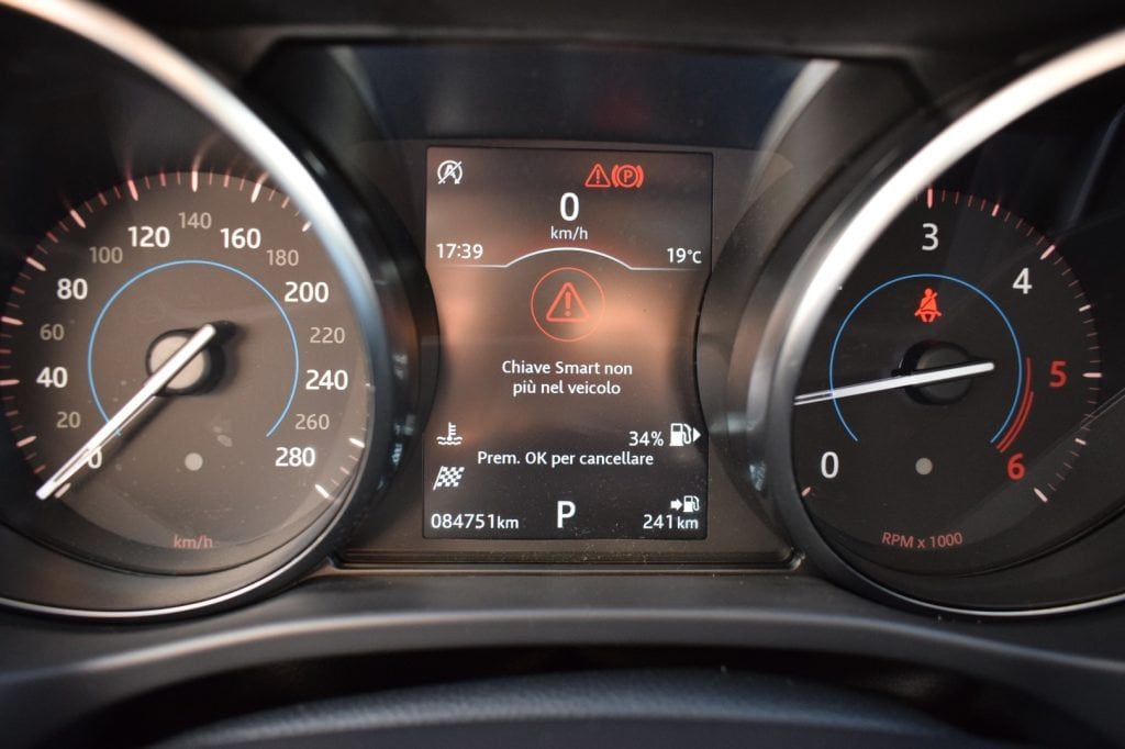 JAGUAR F-Pace 2.0 D 180 CV AWD aut. R-Sport MOTORE NUOVO - 11