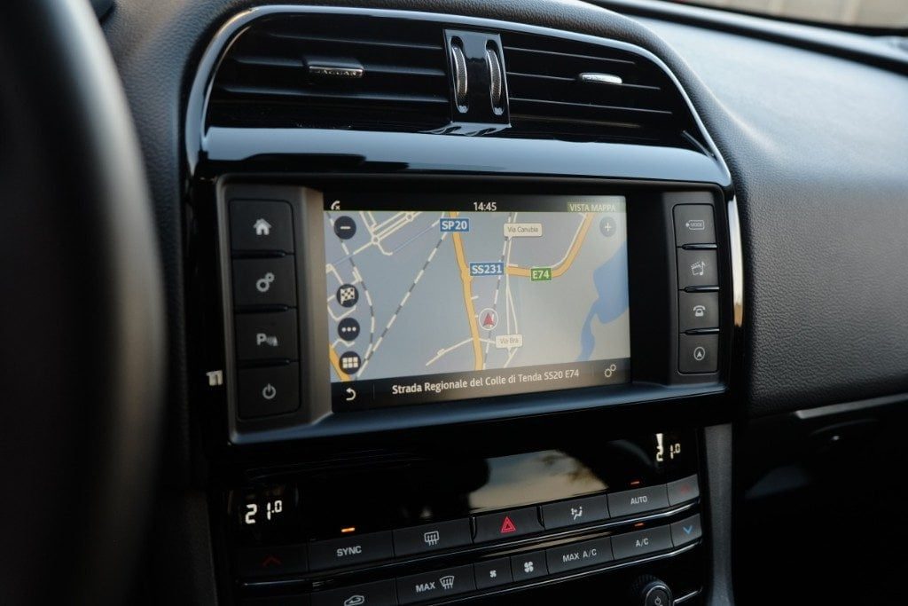 JAGUAR F-Pace 2.0 D 180 CV AWD aut. IVA ESPOSTA - 13