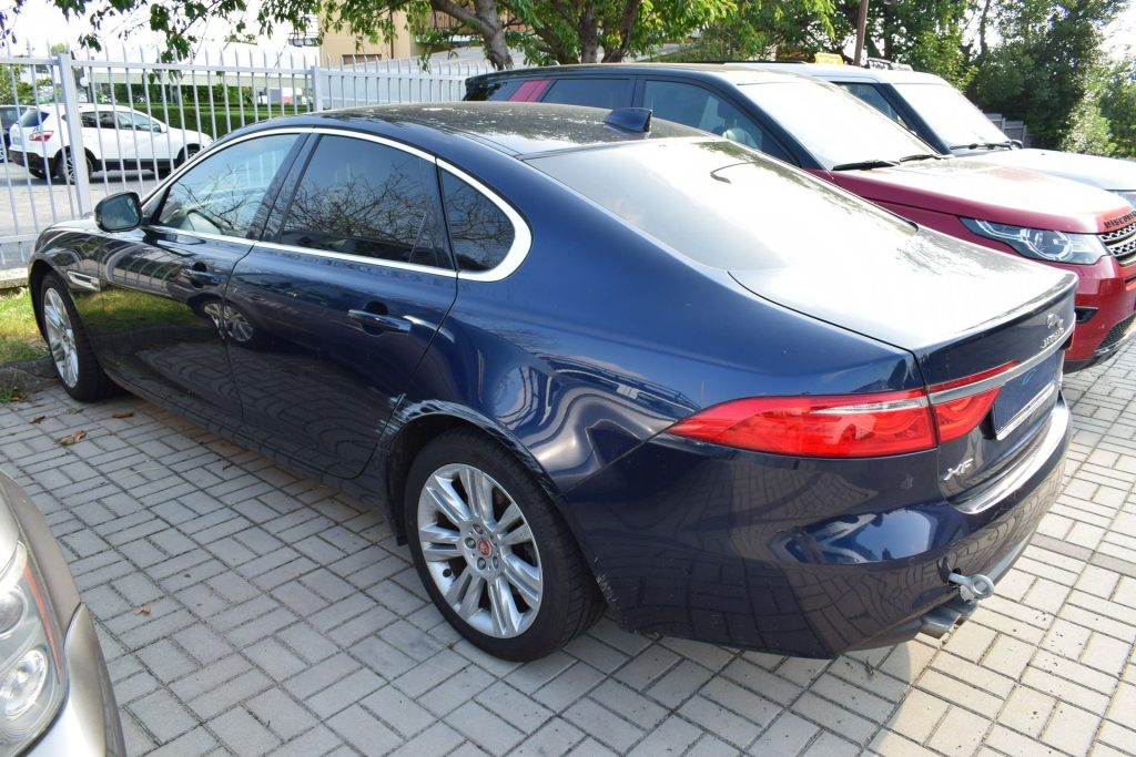 JAGUAR XF XF 2.0 D 180 CV AWD aut. Prestige MOTORE DA SOSTIT - 3