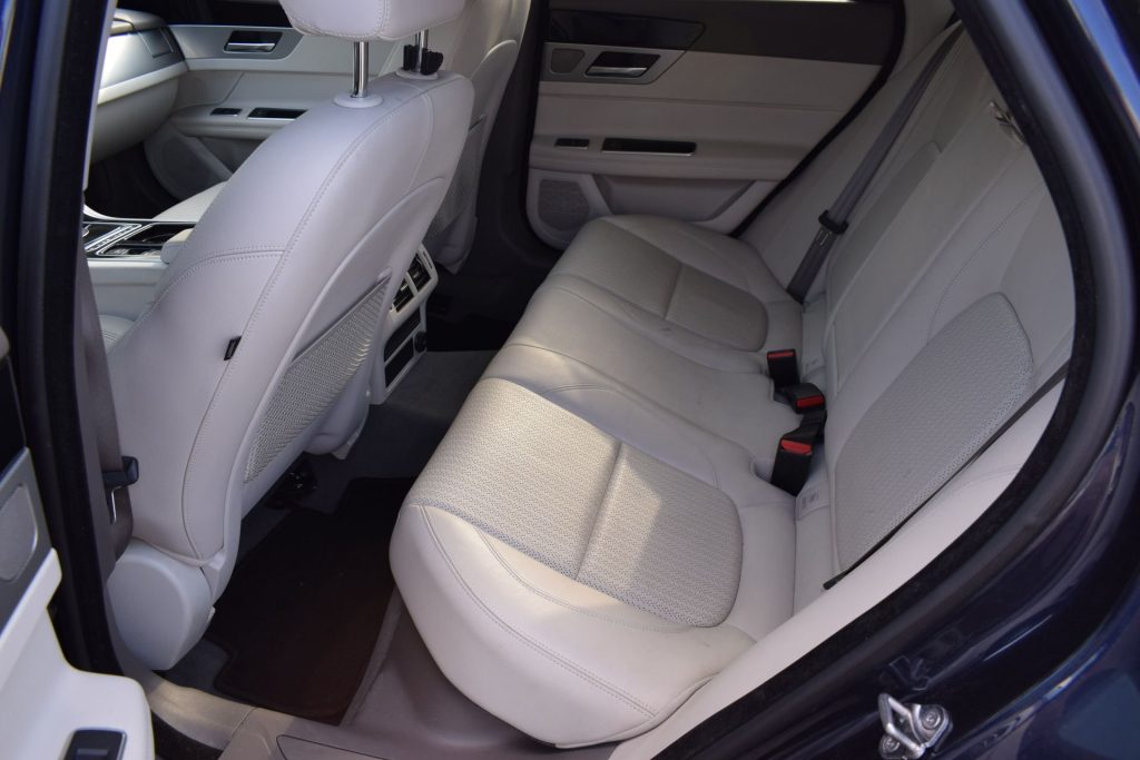 JAGUAR XF XF 2.0 D 180 CV AWD aut. Prestige MOTORE DA SOSTIT - 17