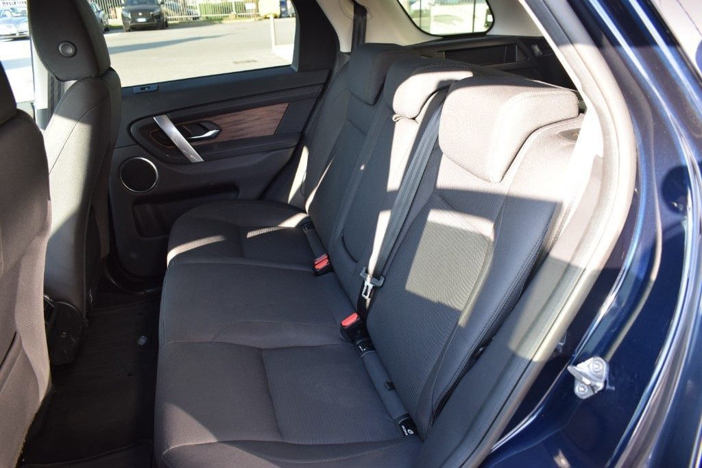 LAND ROVER Discovery Sport 2.0D I4-150 CV AWD AUTO CON GANCIO TRAINO - 17