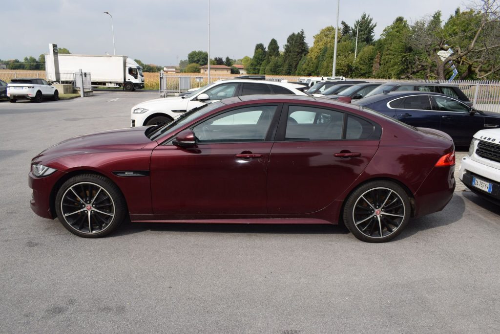JAGUAR XE 2.0 D Turbo 180 CV AWD AUT. R-SPORT MOTORE DA SOST - 4