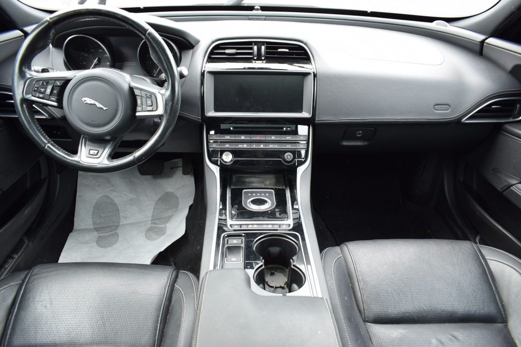 JAGUAR XE 2.0 D Turbo 180 CV AWD AUT. R-SPORT MOTORE DA SOST - 8