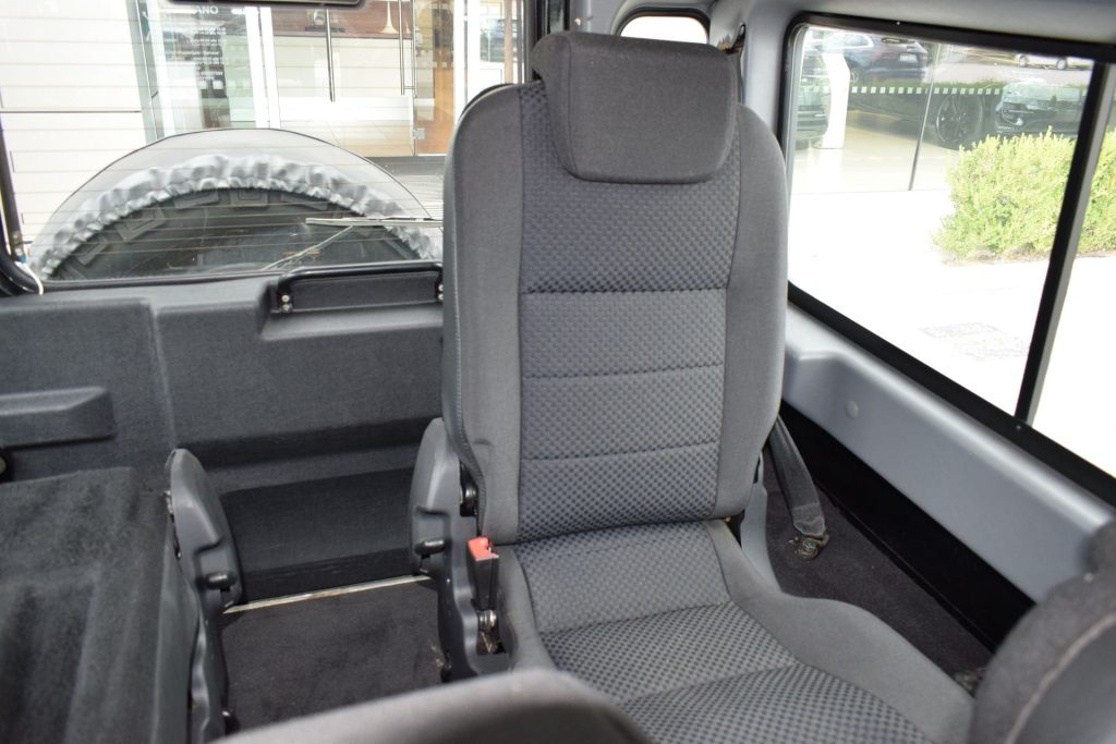 LAND ROVER Defender Defender 110 2.2 TD4 Station Wagon E N1 - 23