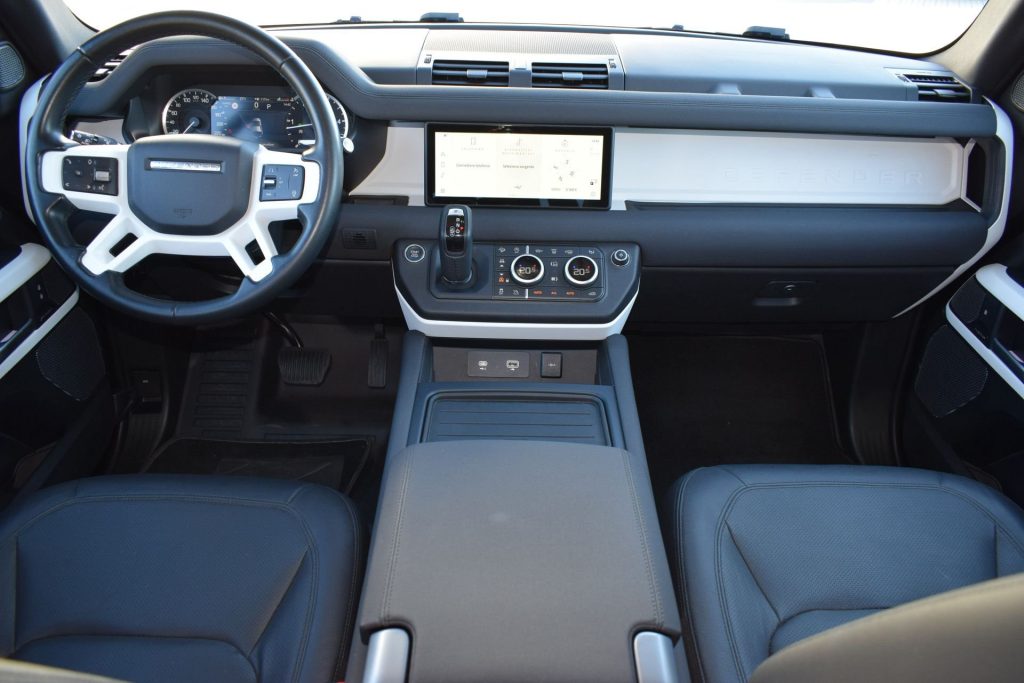 LAND ROVER Defender Defender 110 3.0D I6 200 CV AWD Auto SE - 9