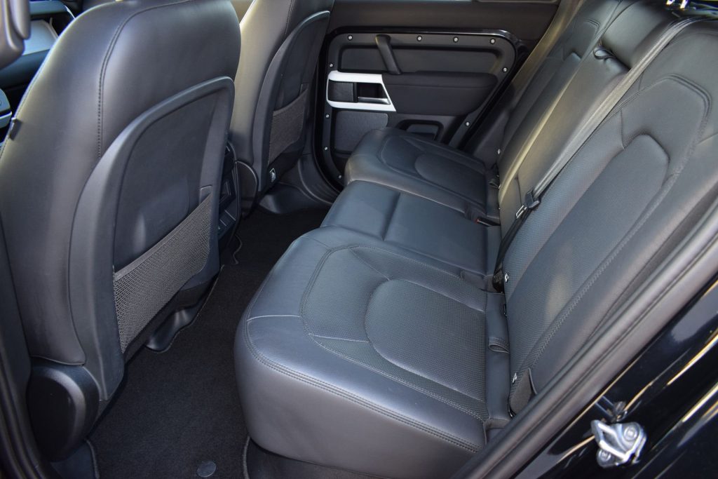 LAND ROVER Defender Defender 110 3.0D I6 200 CV AWD Auto SE - 24