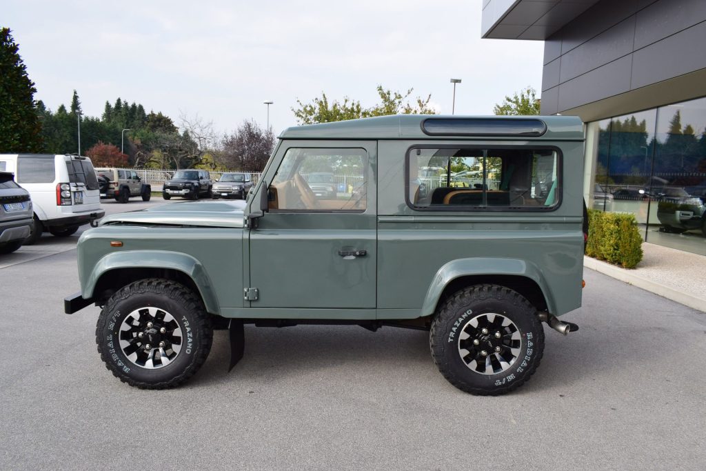 LAND ROVER Defender Defender 90 2.2 TD4 Station Wagon N1 AUOTOCARRO IV - 4