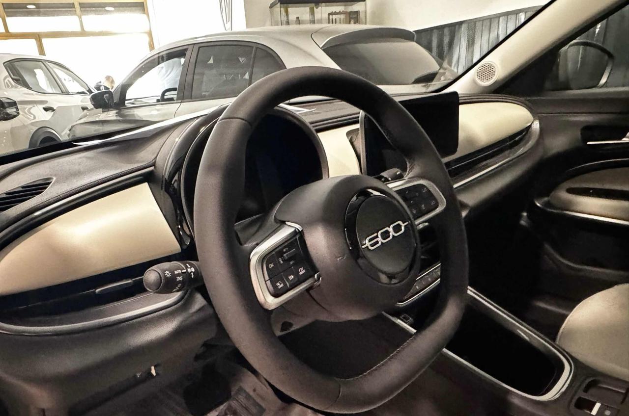 FIAT 600 Hybrid 145cv DCT MHEV La Prima - 10