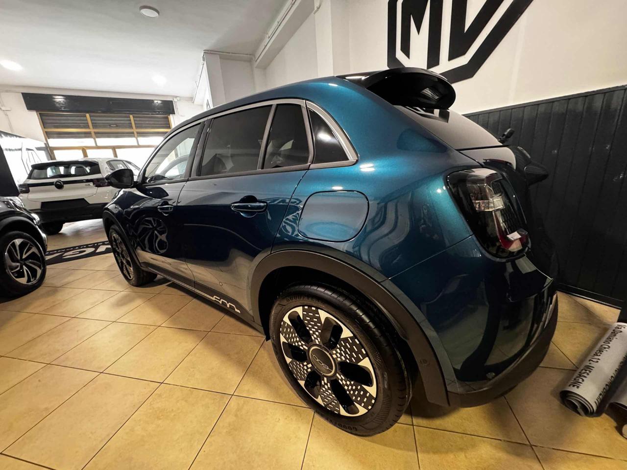 FIAT 600 Hybrid 145cv DCT MHEV La Prima - 4