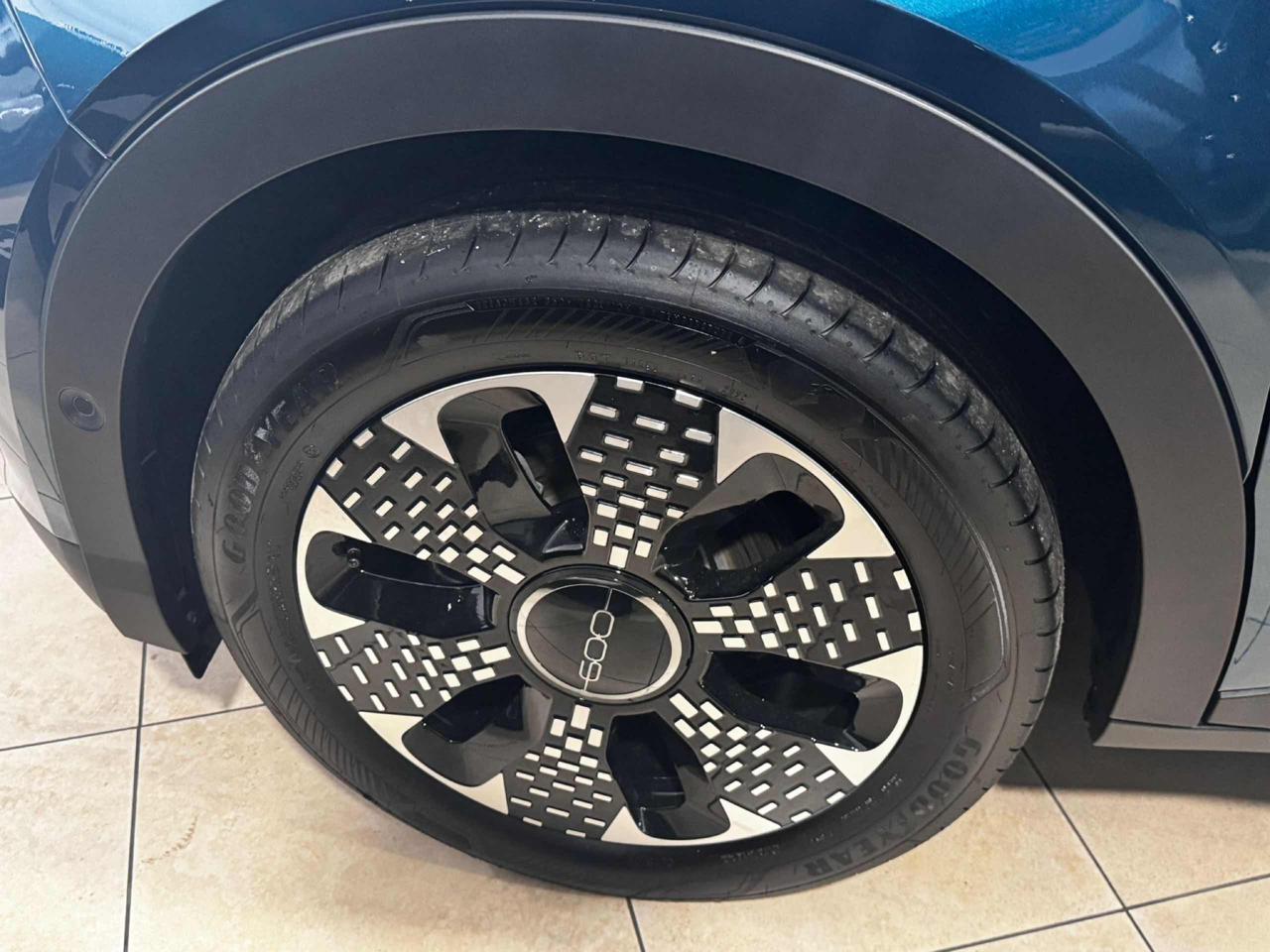 FIAT 600 Hybrid 145cv DCT MHEV La Prima - 6