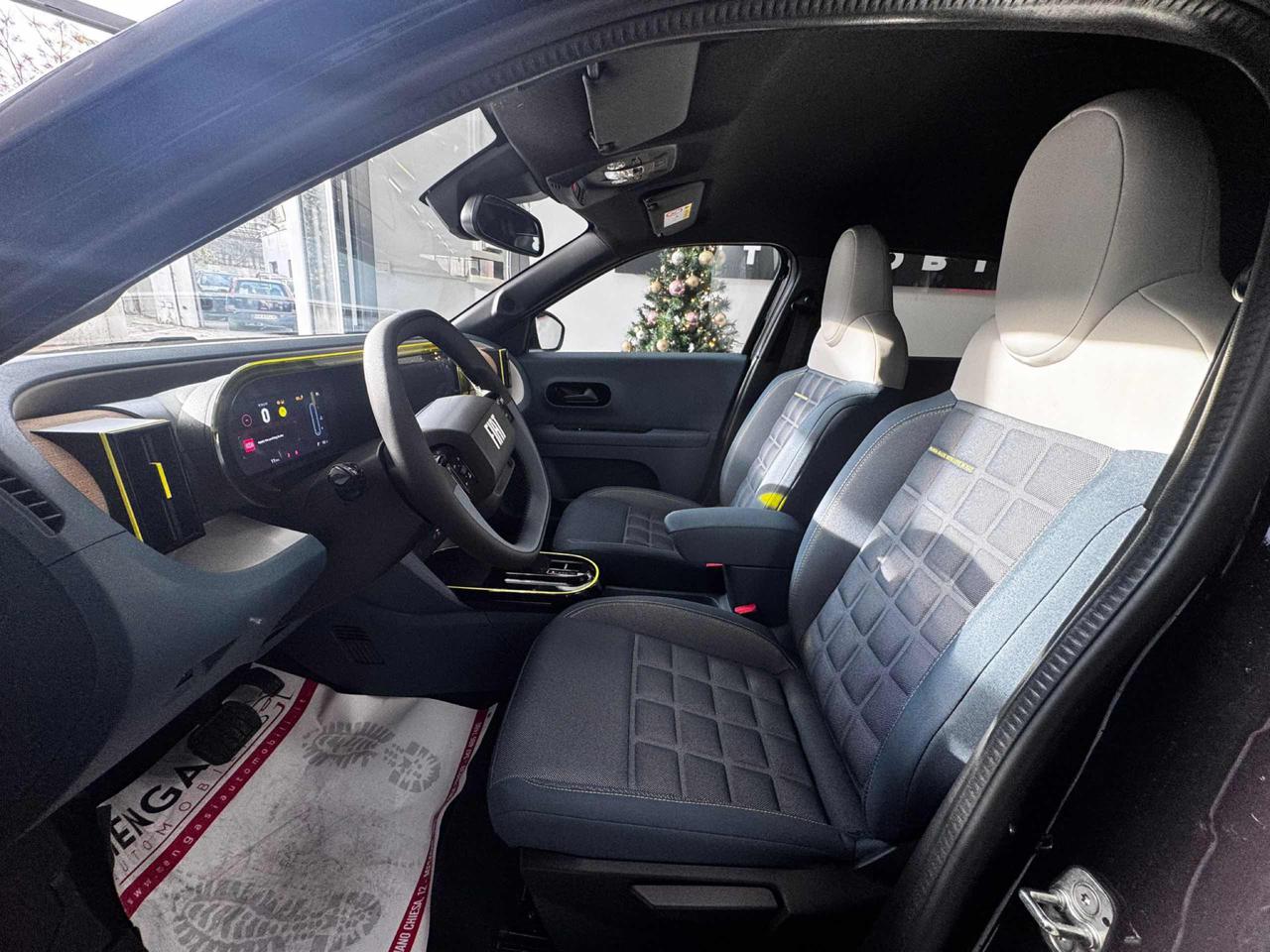 FIAT Grande Panda 1.2 Hybrid 110 CV S&S La Prima - 9