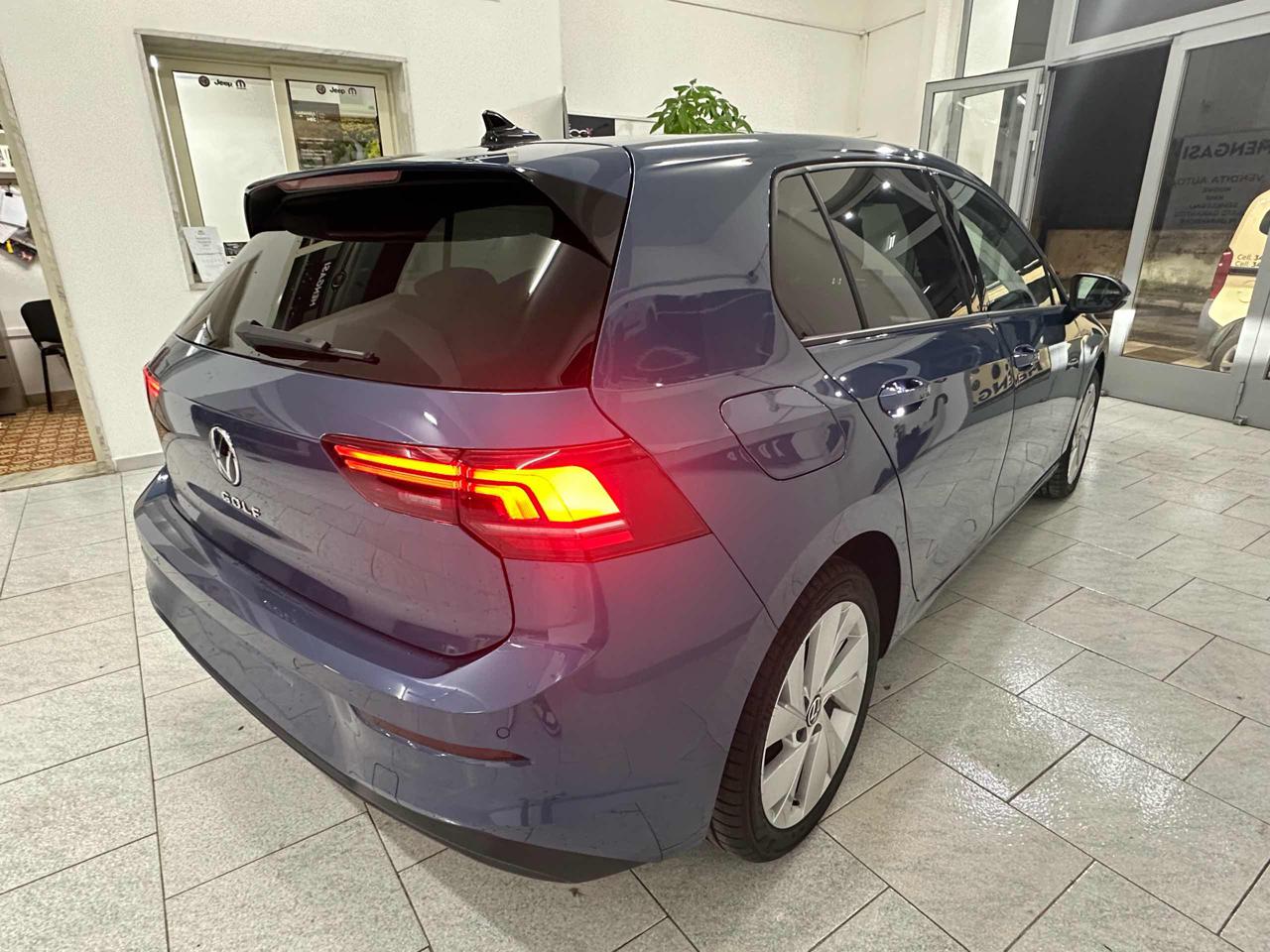 VOLKSWAGEN Golf 8.5 2.0 TDI 150 CV DSG SCR Life - 4