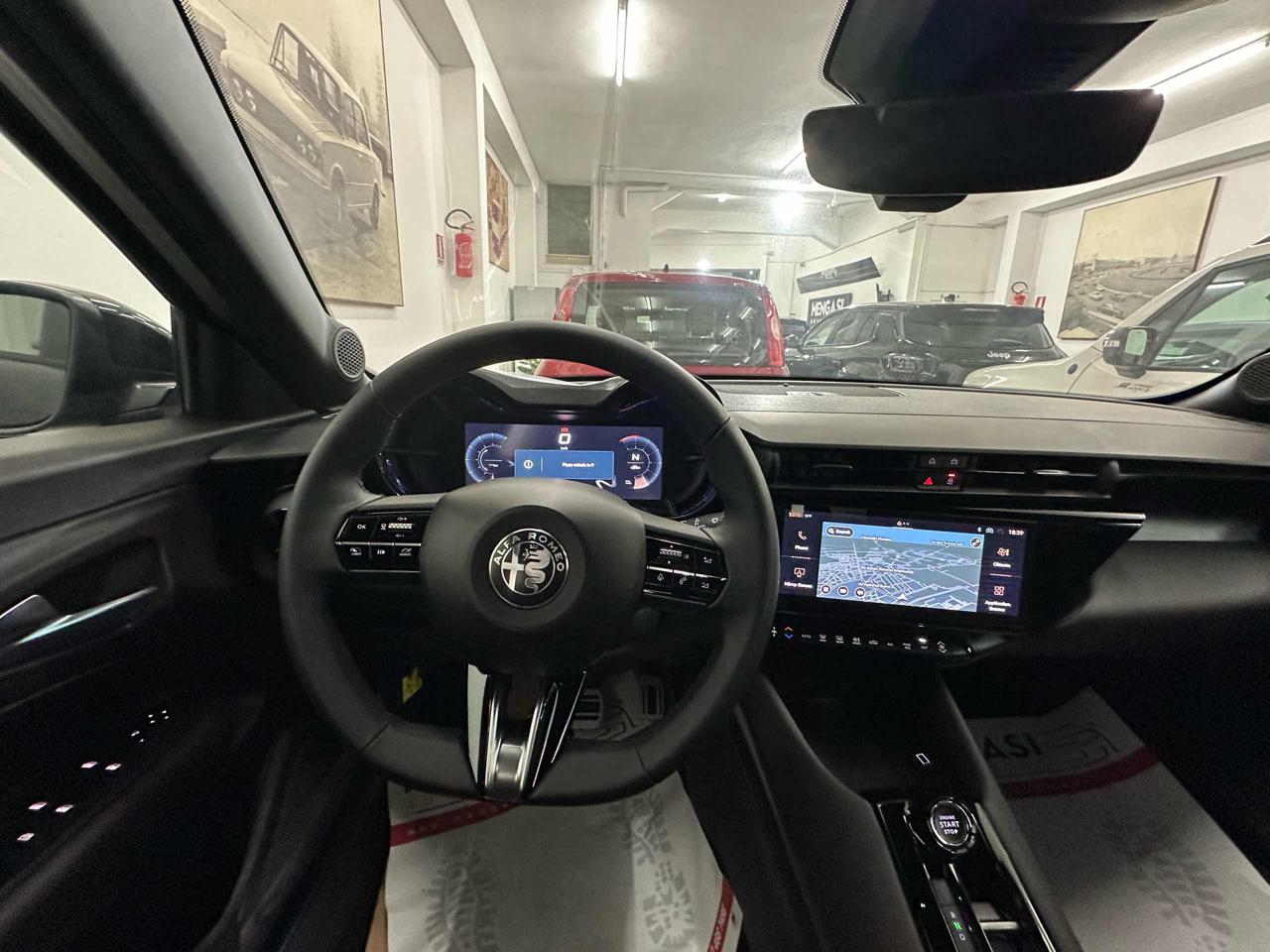 ALFA ROMEO Junior TI 1.2 145 CV Hybrid eDCT6 - 8