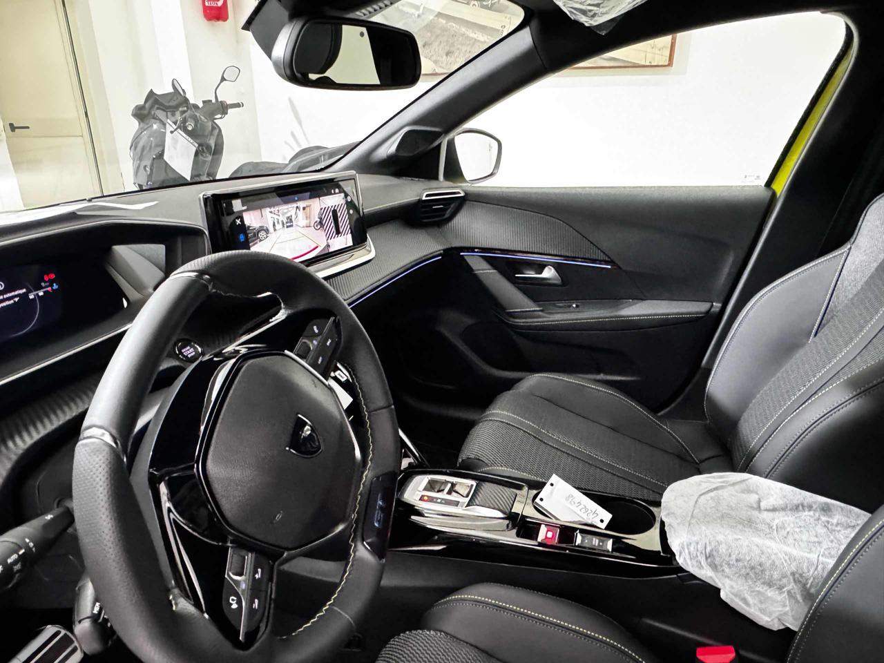 PEUGEOT 208 GT Hybrid 145 e-DCS6 - 9