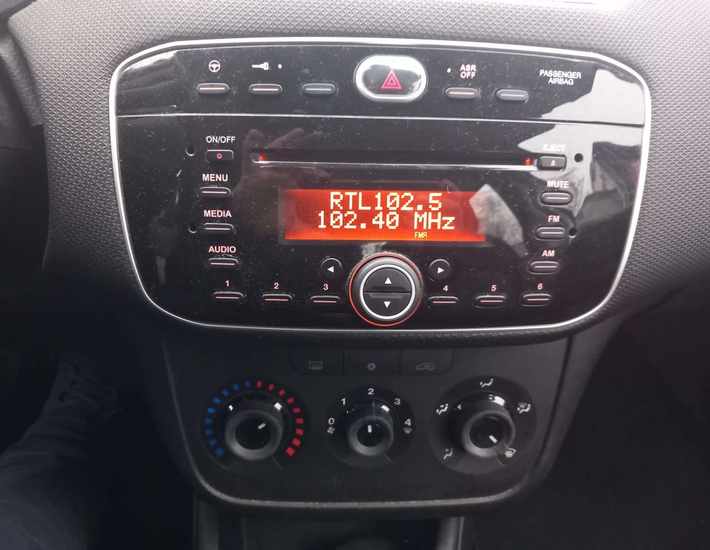 FIAT Punto 1.2 Lounge E6 - 13