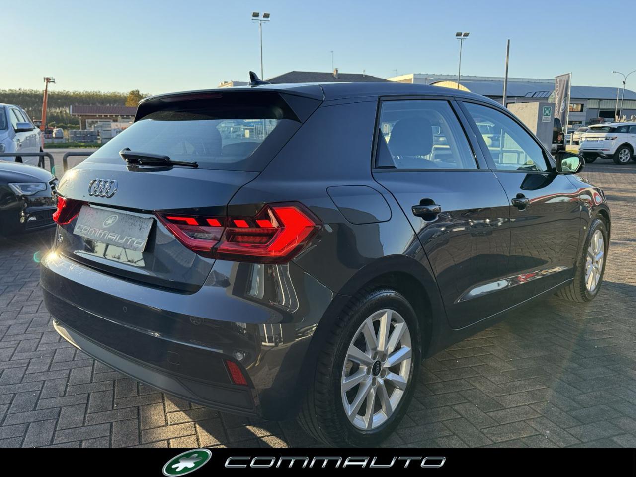 AUDI A1 30 TFSI S tronic Business - 5