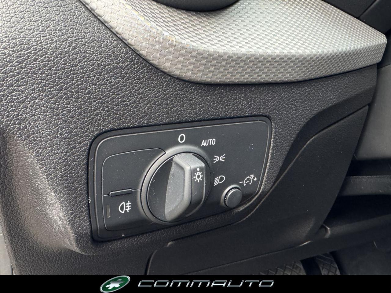 AUDI Q2 30 TDI S tronic Business - 14