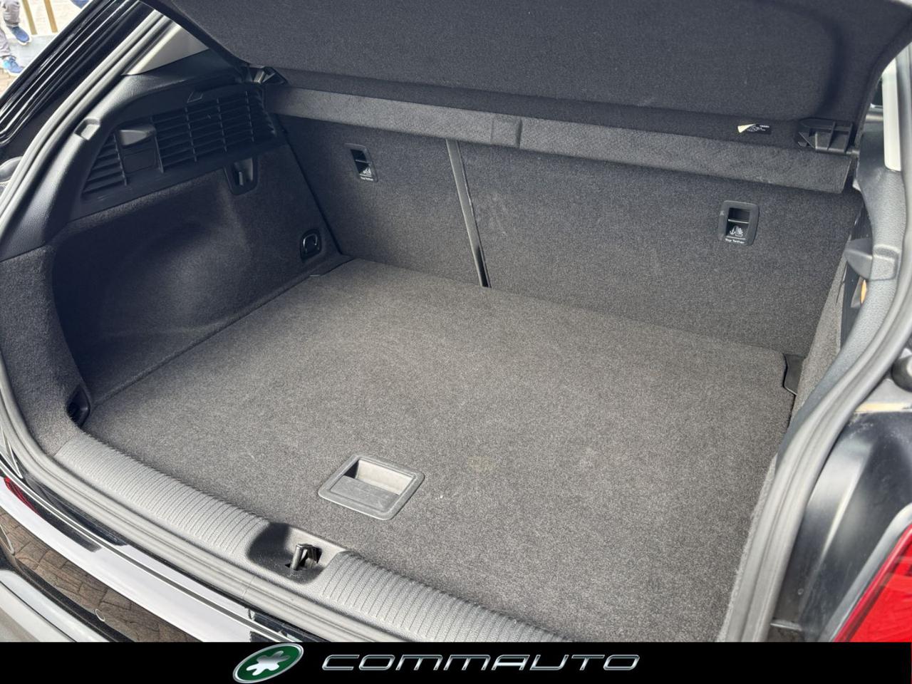 AUDI Q2 30 TDI S tronic Business - 28