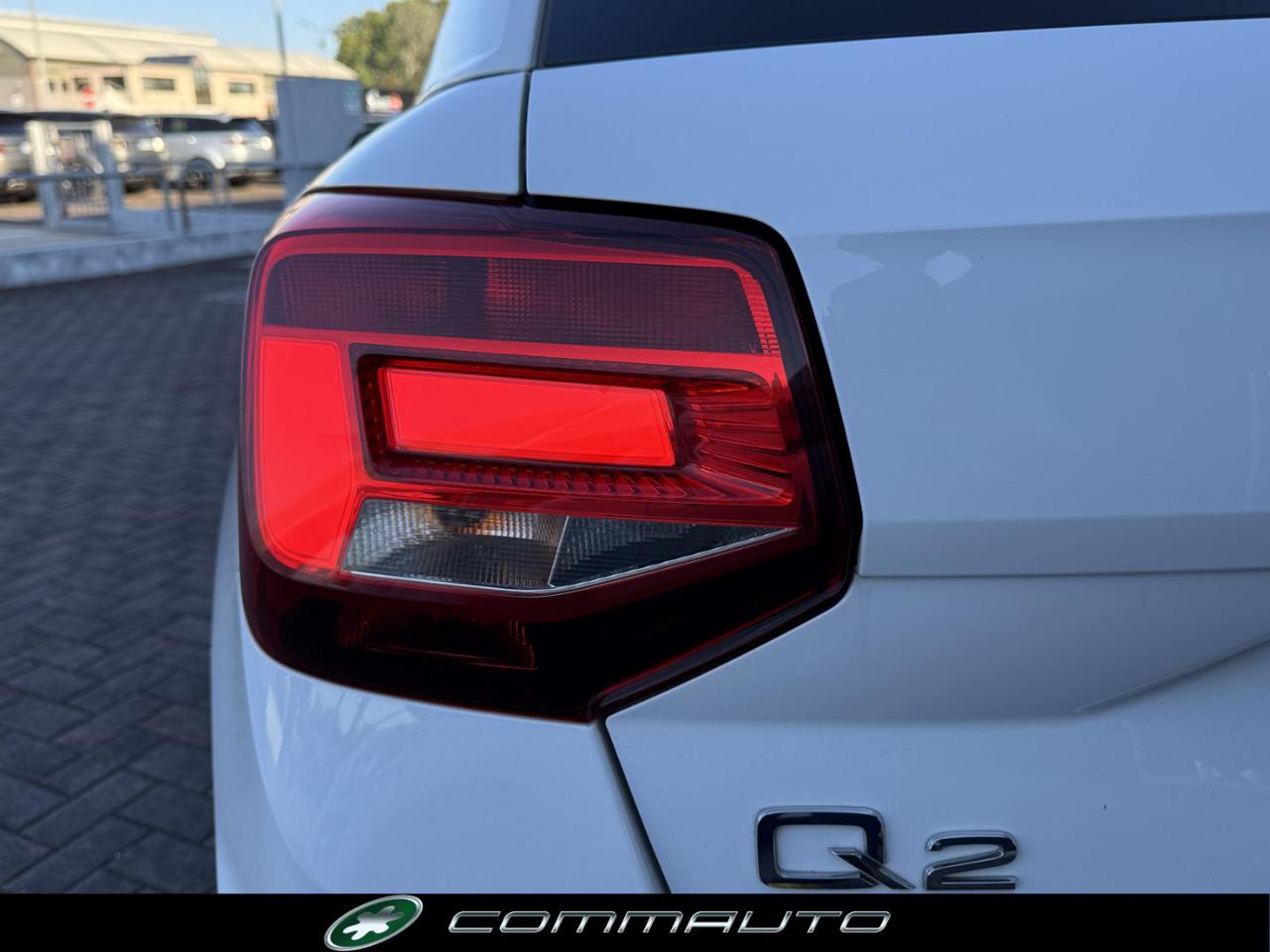 AUDI Q2 30 TDI S tronic Business - 8