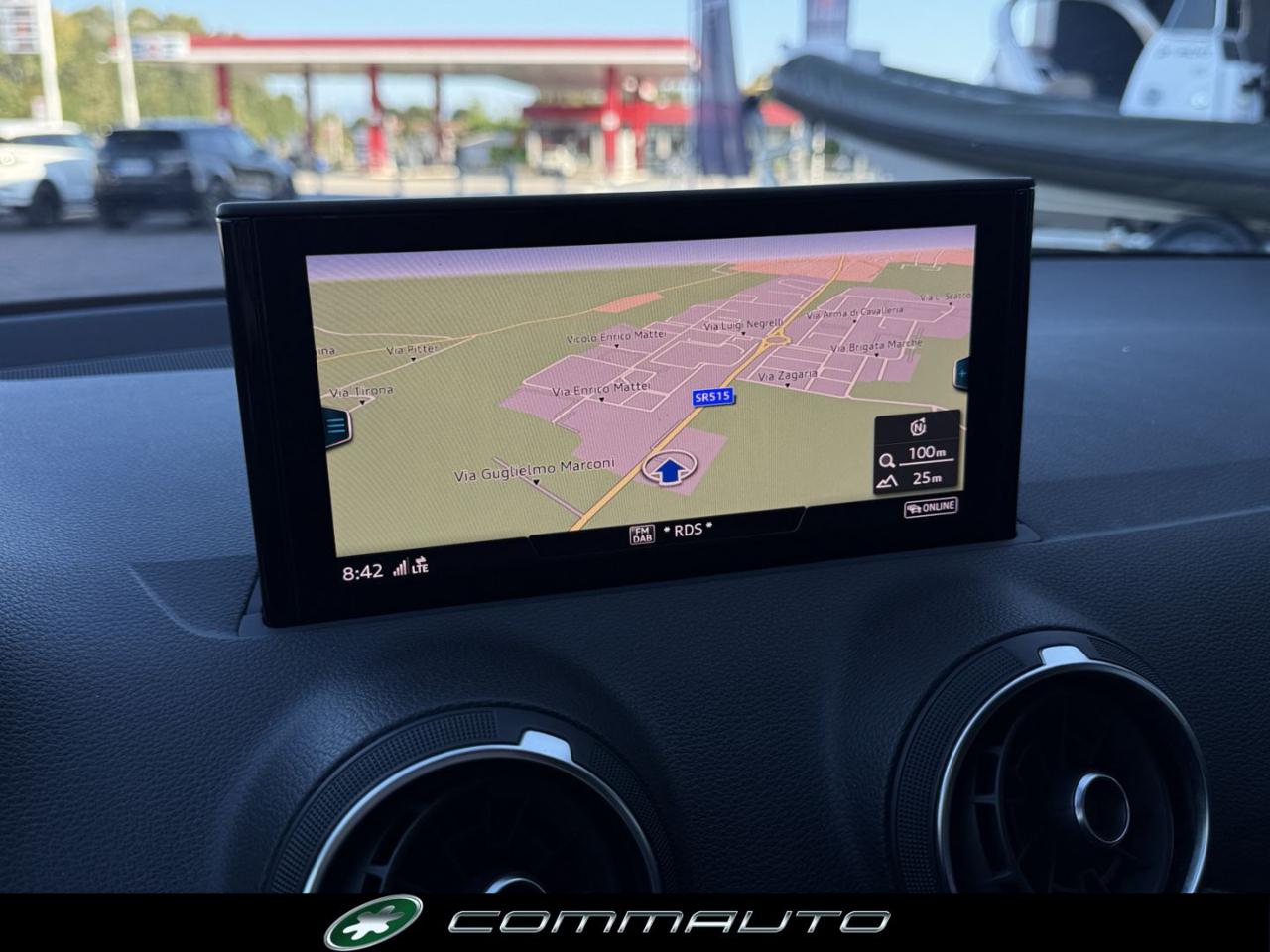 AUDI Q2 30 TDI S tronic Business - 15