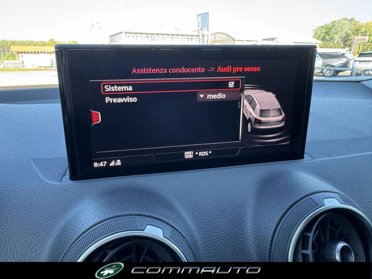 AUDI Q2 30 TDI S tronic Business - 28