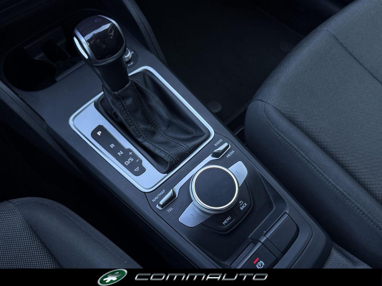 AUDI Q2 30 TDI S tronic Business - 16