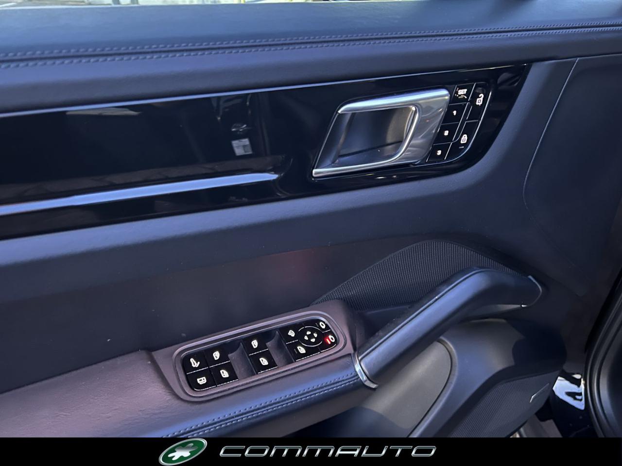 PORSCHE Cayenne Coupé 3.0 V6 E-Hybrid - 7