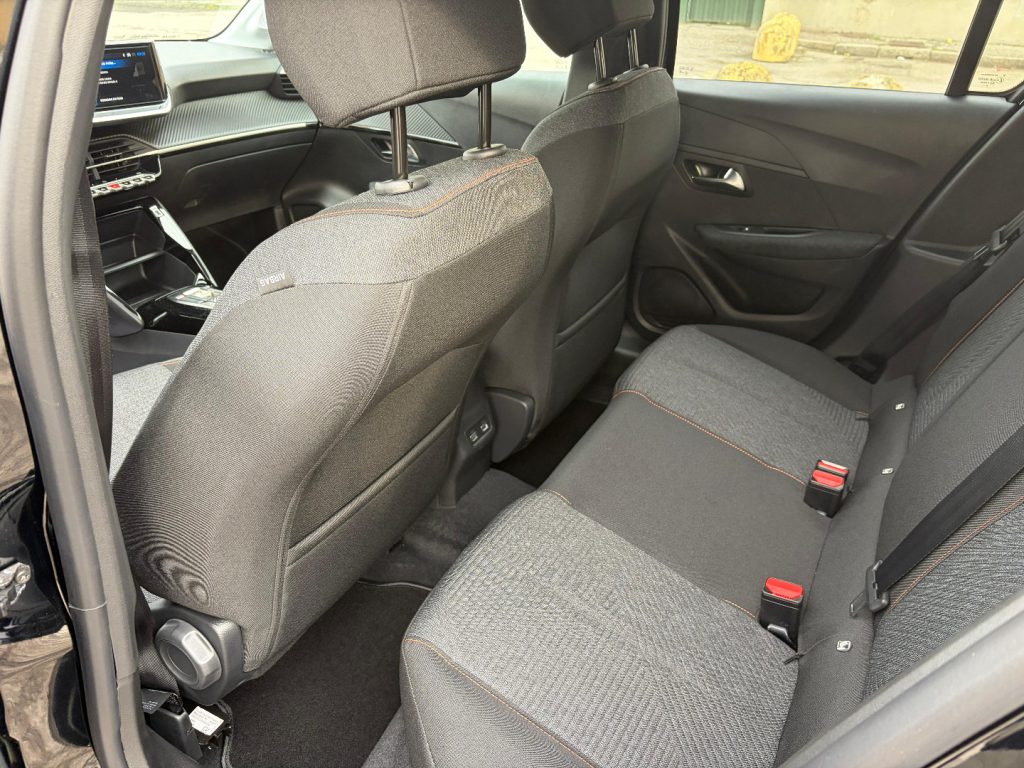 PEUGEOT 208 Hybrid 110 e-DCS6 Style - 9