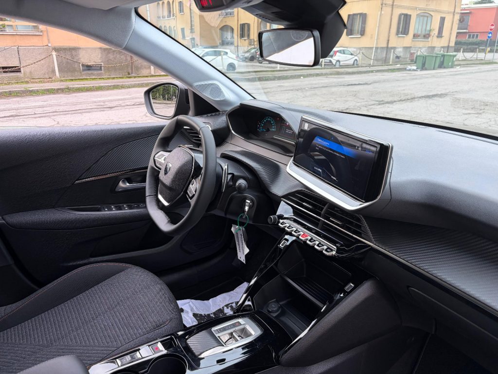 PEUGEOT 208 Hybrid 110 e-DCS6 Style - 11