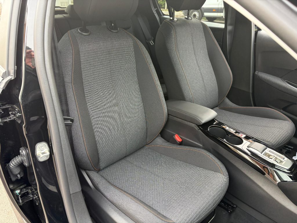 PEUGEOT 208 Hybrid 110 e-DCS6 Style - 13