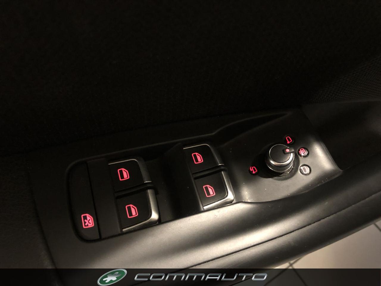 AUDI Q3 2.0 TDI 184 CV quattro S tronic Sport s-line - 5